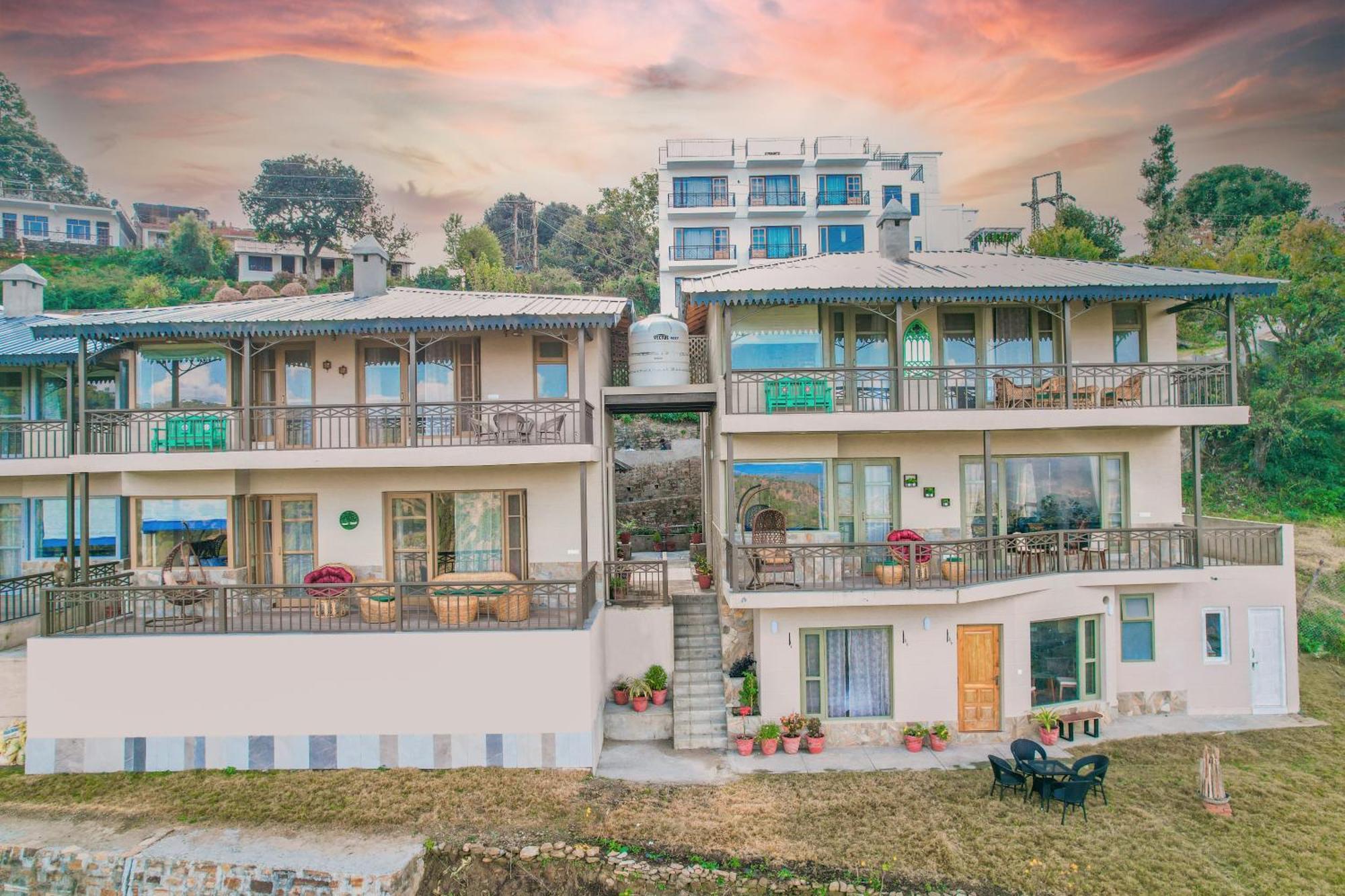 Saffronstays Edelweiss Estate *