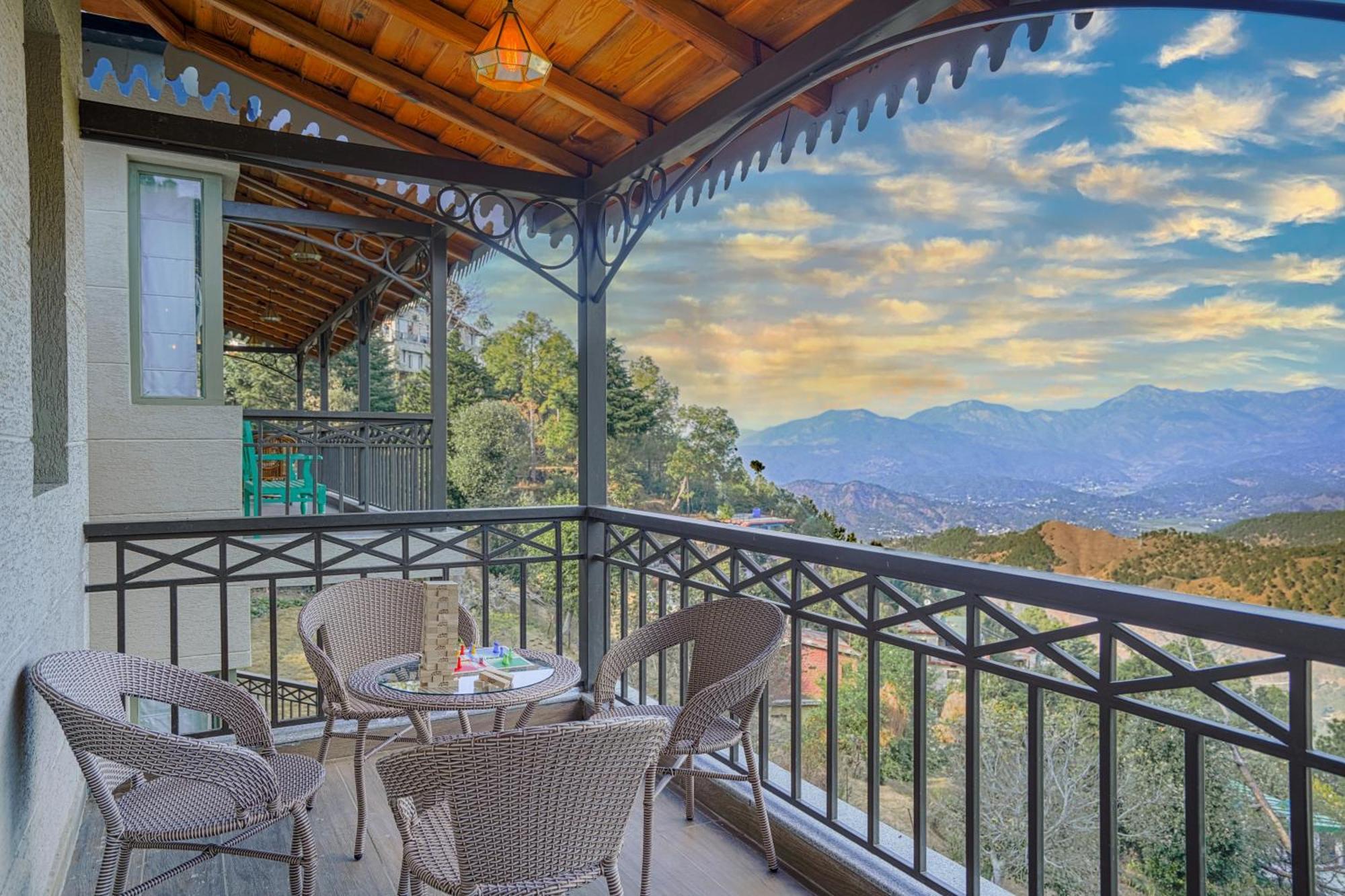 Saffronstays Edelweiss Estate *